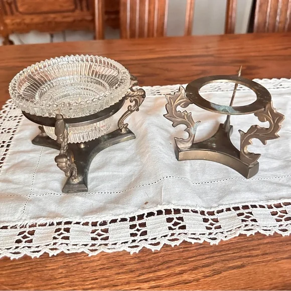 Vintage brass Candle Holders and one glass holder - Picture 11 of 12